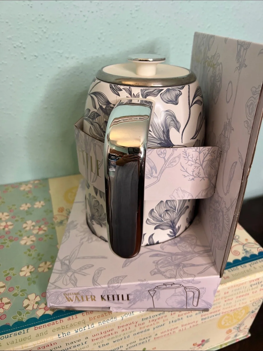 Floral Electric Water Kettle — Cream with Blue Floral Accent